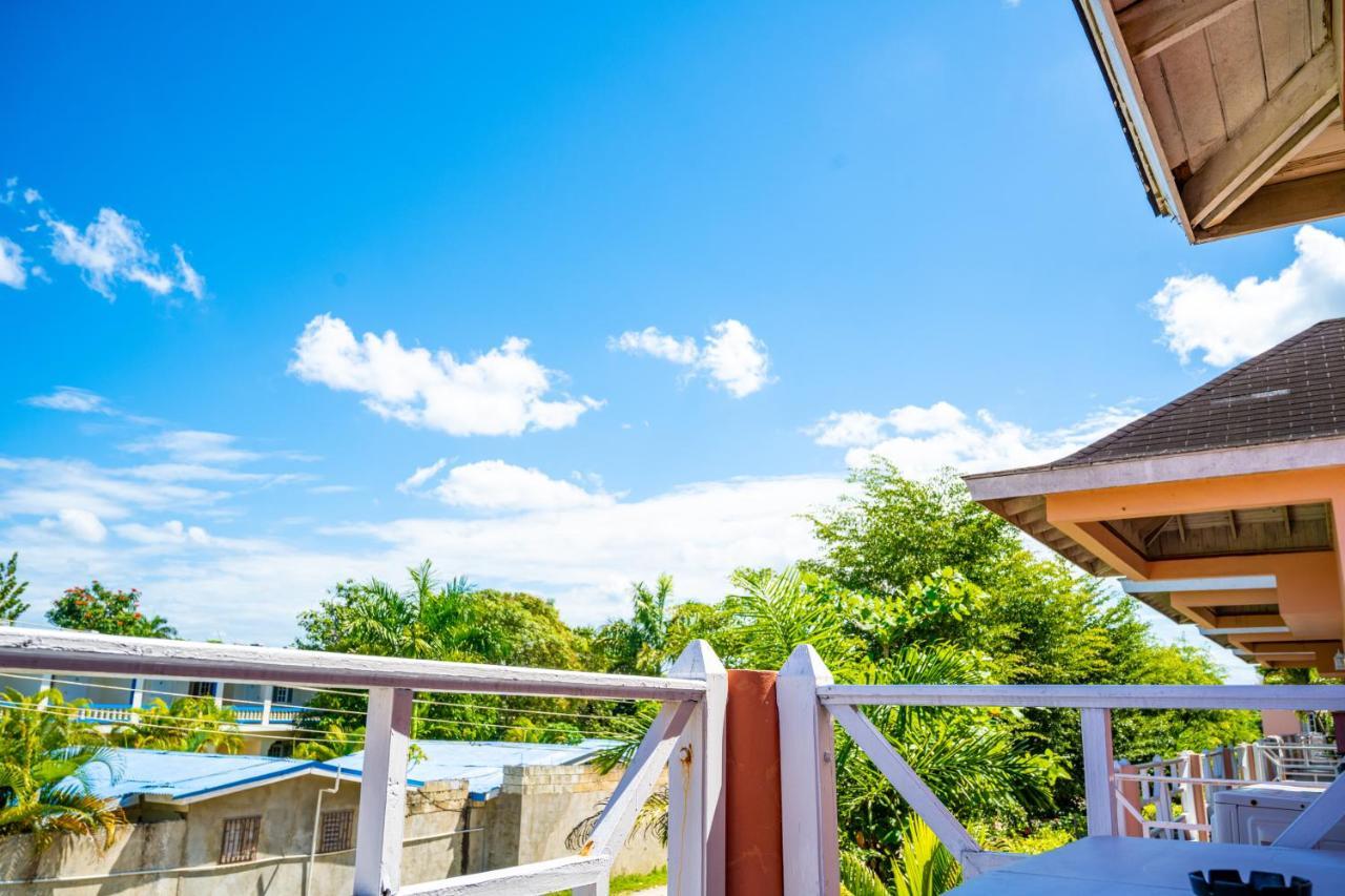 Shields Negril Villas Extérieur photo