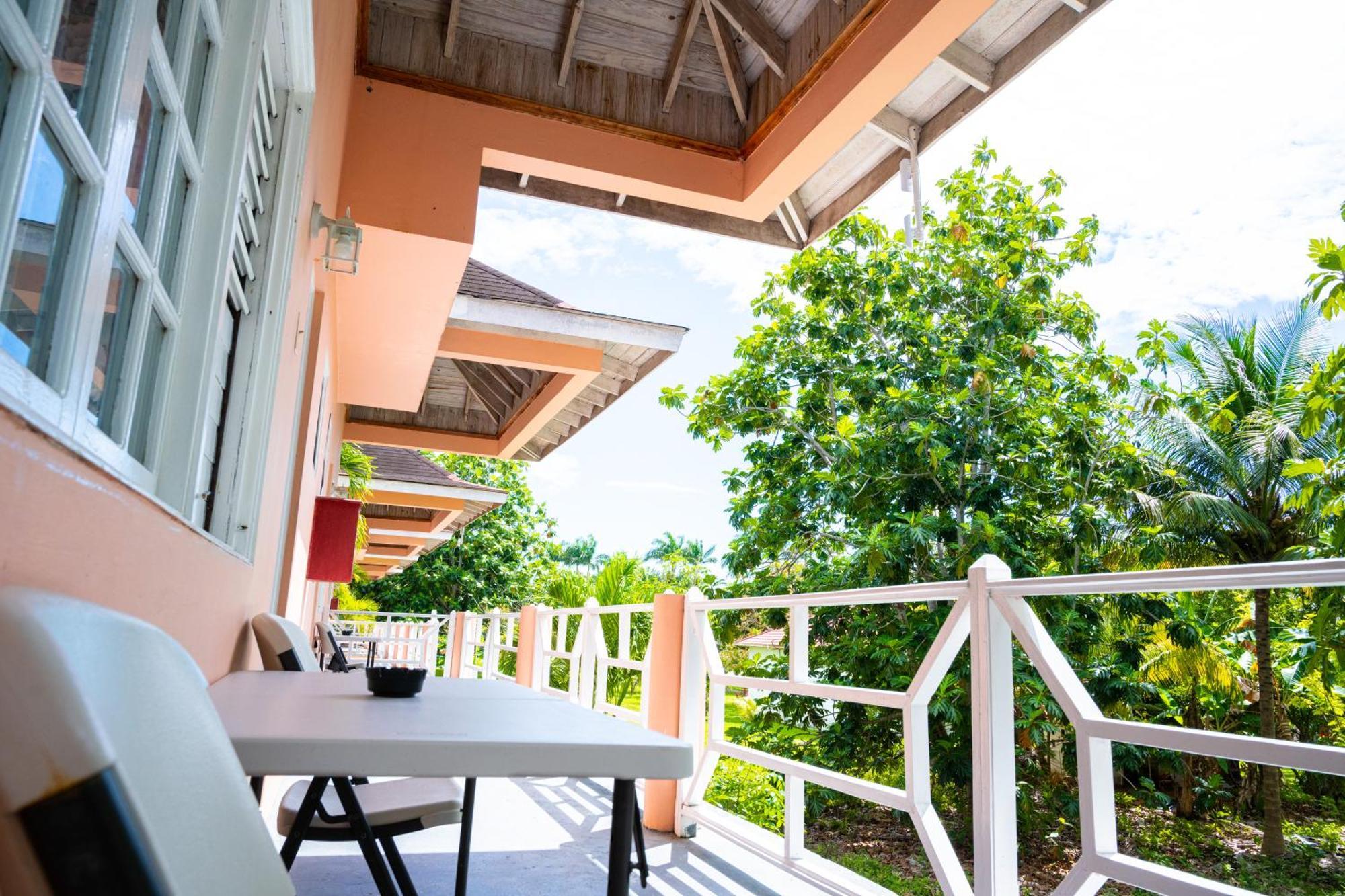 Shields Negril Villas Chambre photo