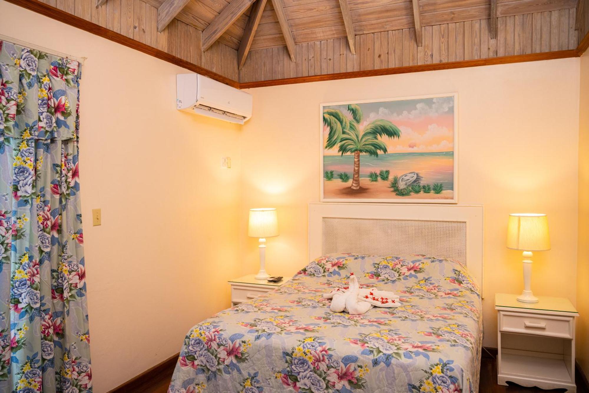 Shields Negril Villas Chambre photo