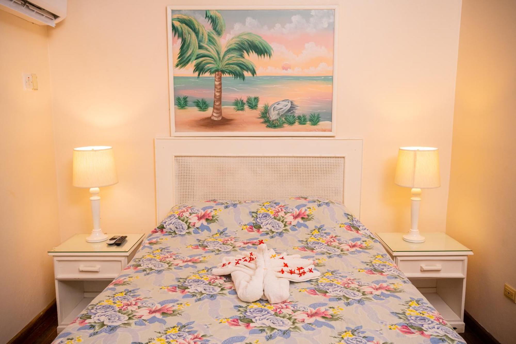 Shields Negril Villas Chambre photo